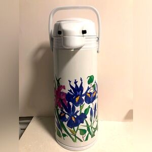 Pump carafe with glass liner. 1.8 liter (1 Qt).Original box and pkg. NWT